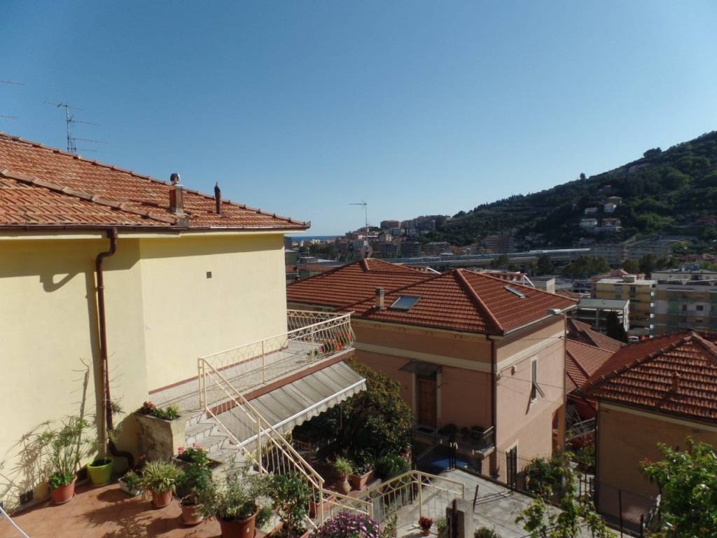 appartamento in affitto ad Imperia