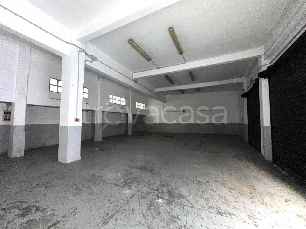 locale commerciale in affitto ad Imperia in zona Oneglia