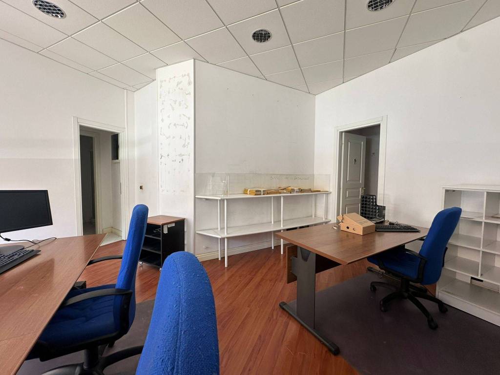 ufficio in affitto ad Imperia in zona Porto Maurizio