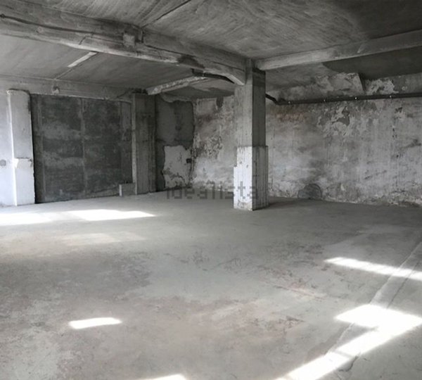 locale di sgombero in affitto ad Imperia in zona Porto Maurizio