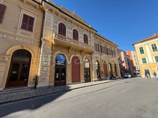 ufficio in affitto ad Imperia in zona Porto Maurizio