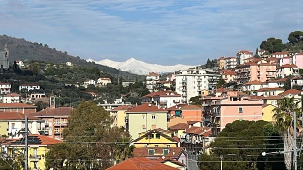 appartamento in affitto ad Imperia in zona Oneglia