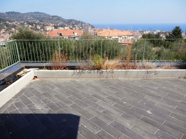 appartamento in affitto ad Imperia in zona Oneglia