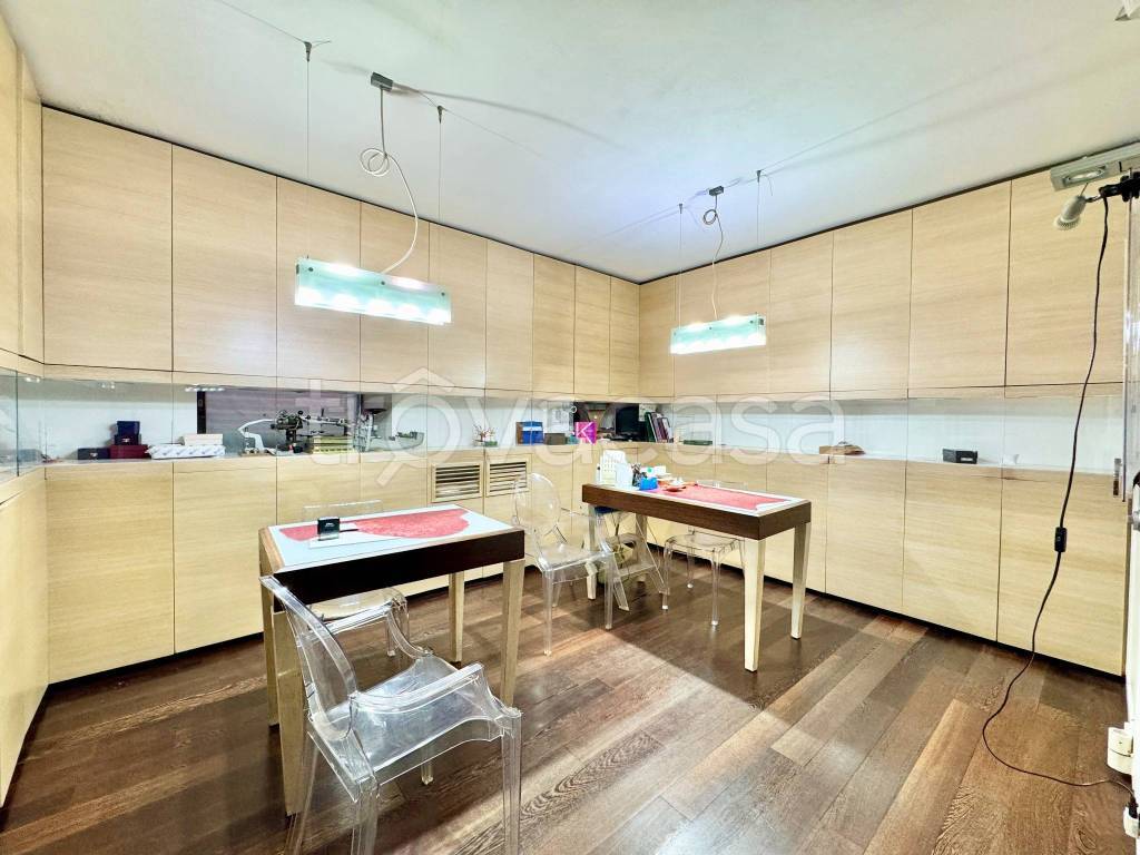 negozio in affitto ad Imperia in zona Oneglia