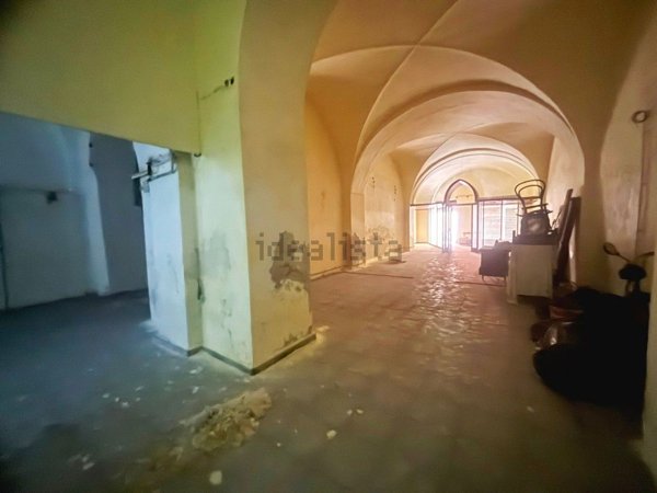 negozio in affitto ad Imperia in zona Porto Maurizio