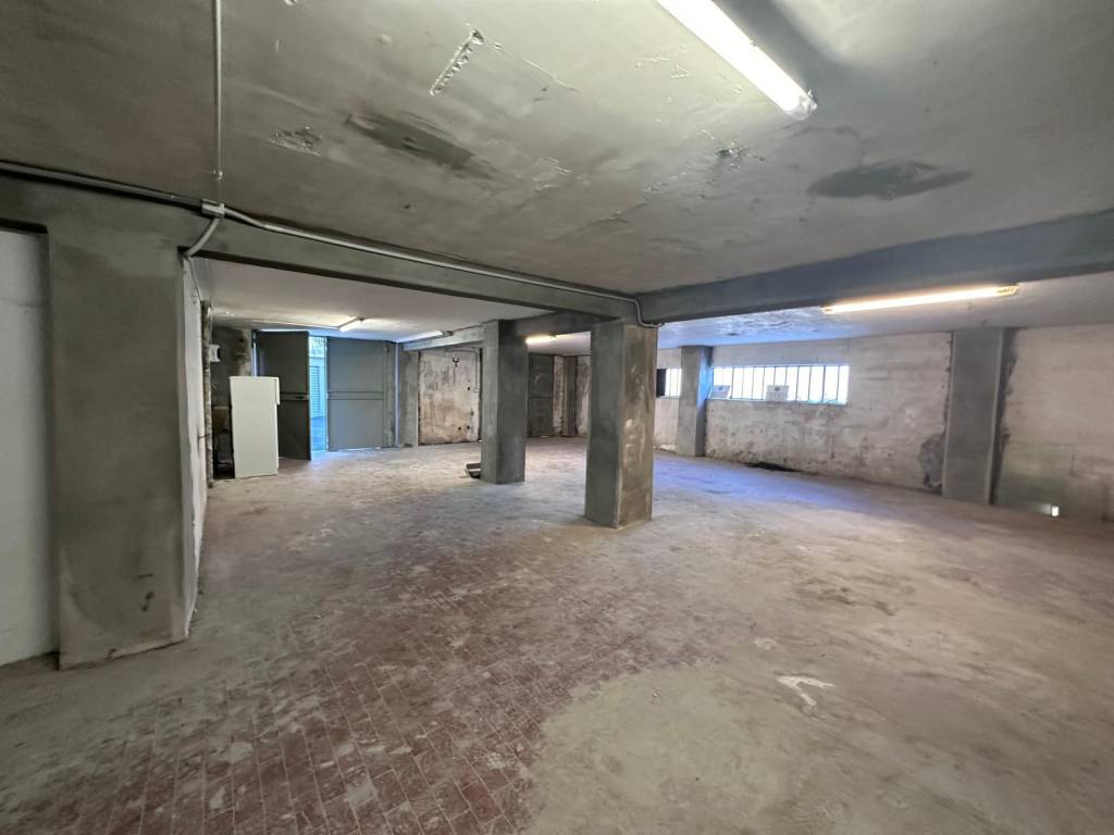 locale commerciale in affitto ad Imperia in zona Oneglia