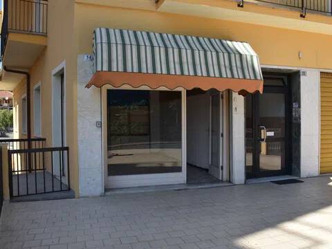 negozio in affitto ad Imperia in zona Porto Maurizio