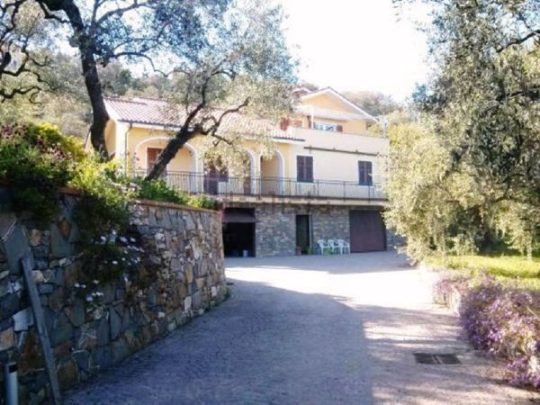 appartamento in affitto ad Imperia in zona Poggi