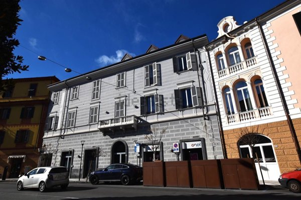 ufficio in affitto ad Imperia in zona Porto Maurizio