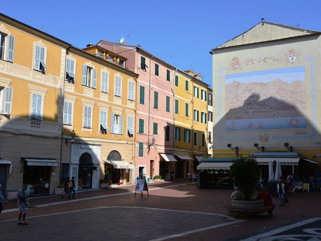appartamento in affitto ad Imperia in zona Oneglia
