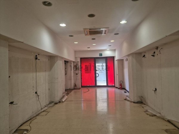 locale commerciale in affitto ad Imperia in zona Oneglia