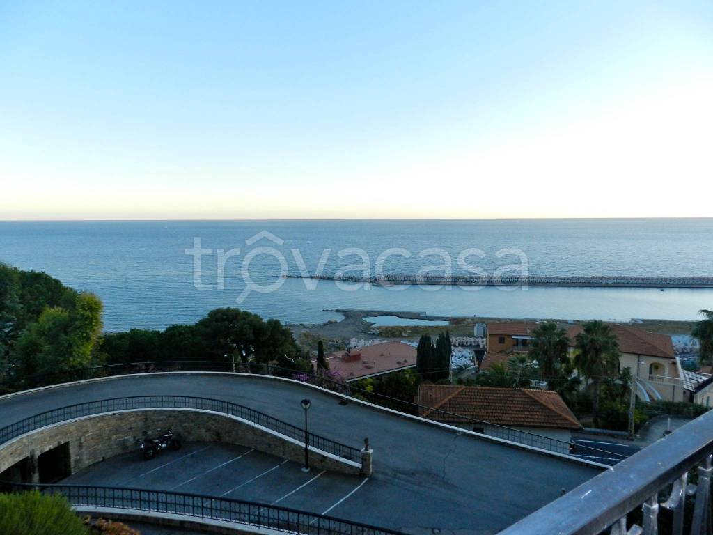 appartamento in affitto ad Ospedaletti