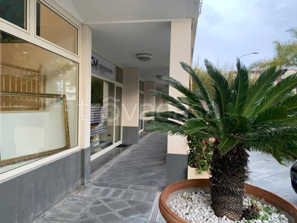 negozio in affitto ad Ospedaletti