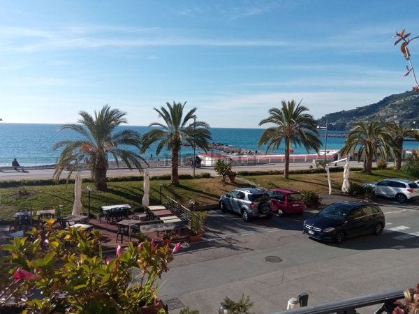 appartamento in affitto ad Ospedaletti