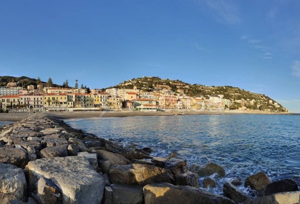 appartamento in affitto ad Ospedaletti