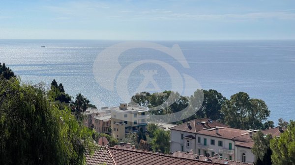 appartamento in affitto ad Ospedaletti in zona Porrine