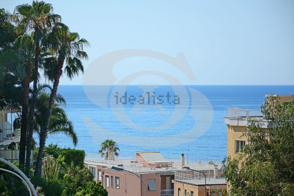 appartamento in affitto ad Ospedaletti in zona Porrine