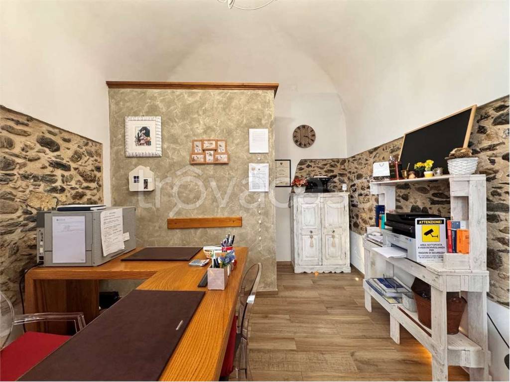 negozio in affitto a Pieve di Teco