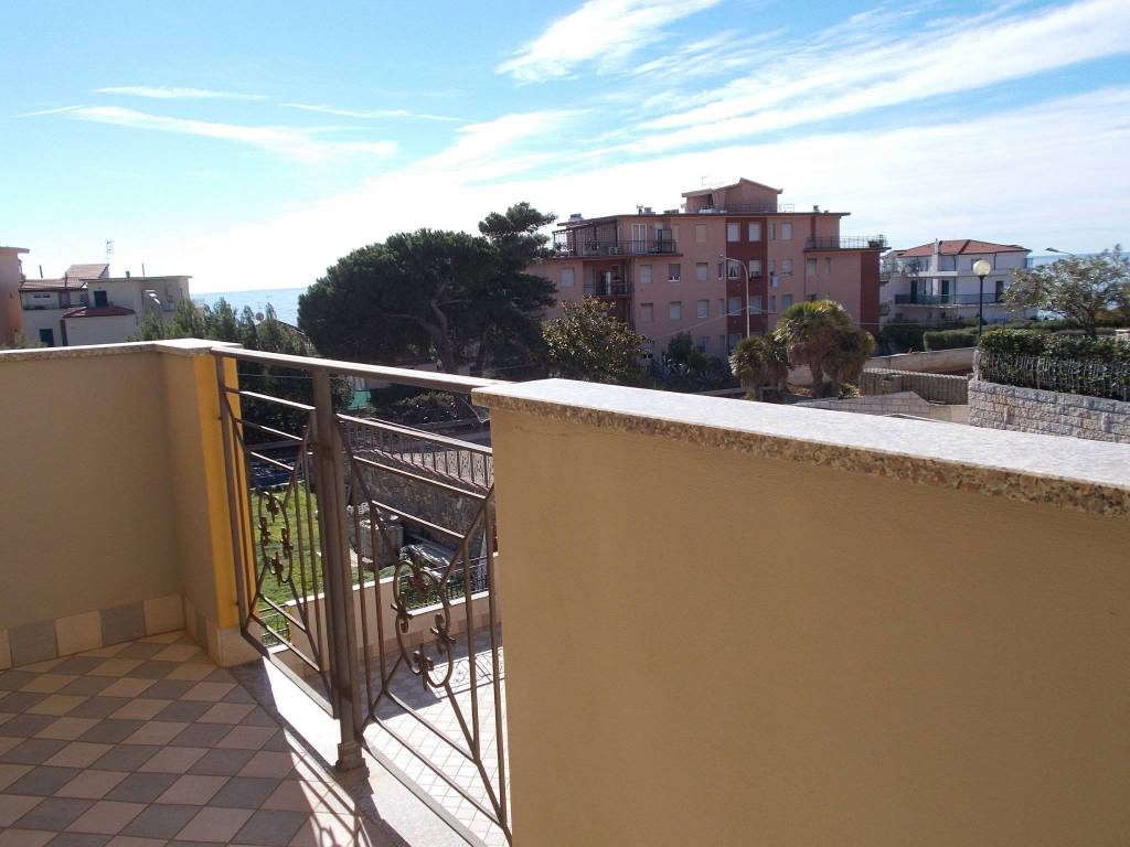 appartamento in affitto a Riva Ligure