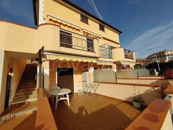 appartamento in affitto a San Bartolomeo al Mare in zona Pairola