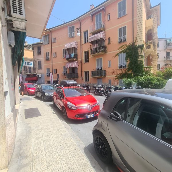 negozio in affitto a Sanremo