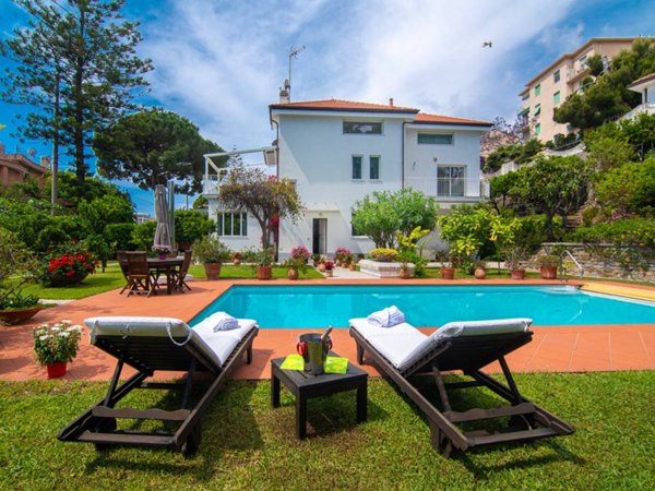 casa indipendente in affitto a Sanremo