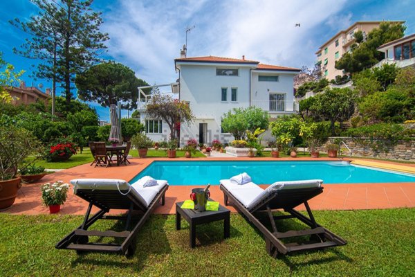 casa indipendente in affitto a Sanremo