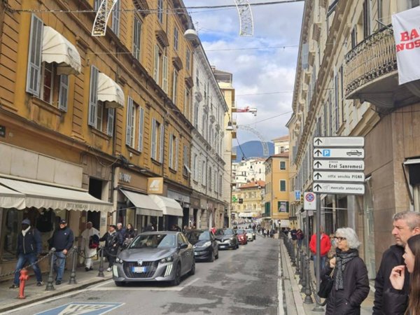 negozio in affitto a Sanremo