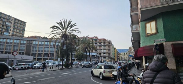 negozio in affitto a Sanremo