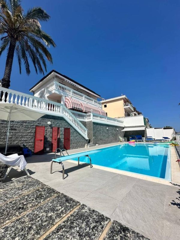 casa indipendente in affitto a Sanremo