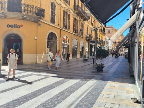 negozio in affitto a Sanremo