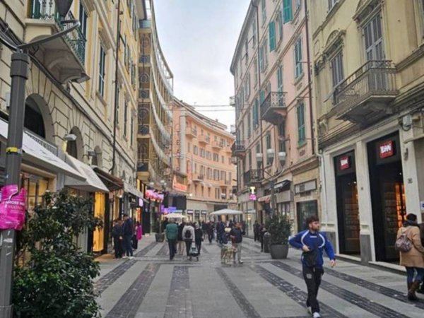 negozio in affitto a Sanremo