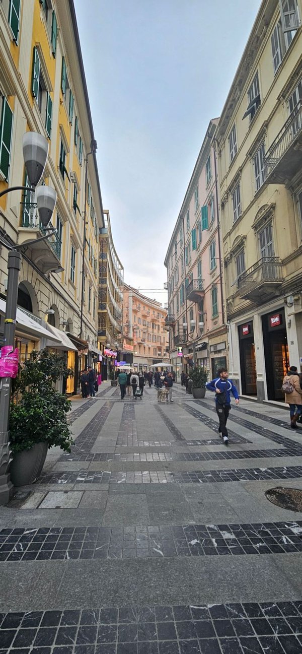 negozio in affitto a Sanremo