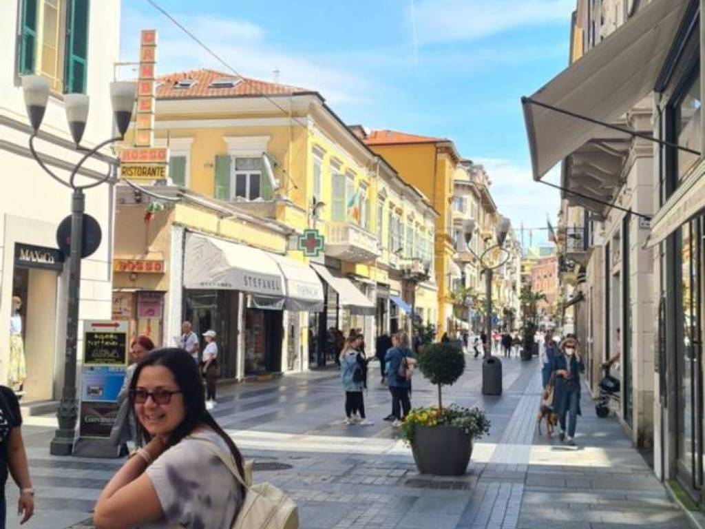 negozio in affitto a Sanremo