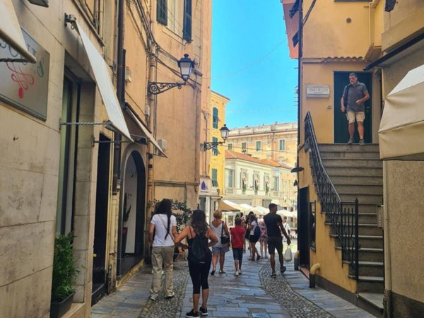 negozio in affitto a Sanremo