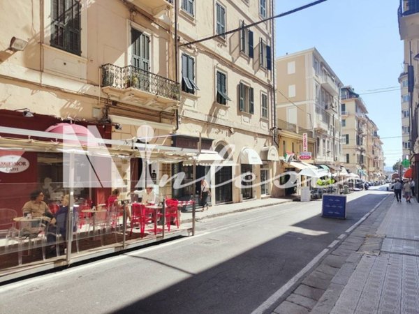 negozio in affitto a Sanremo