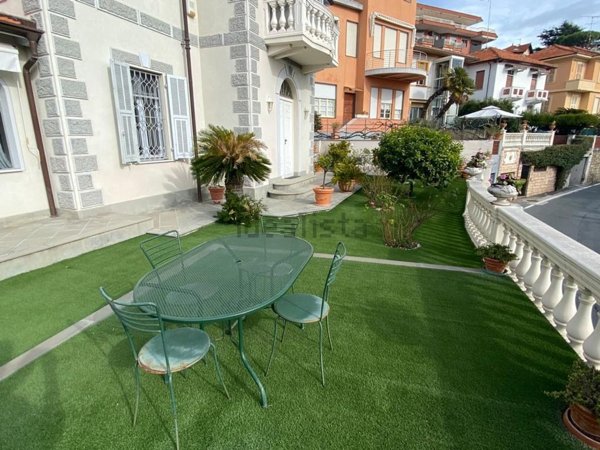 casa indipendente in affitto a Sanremo