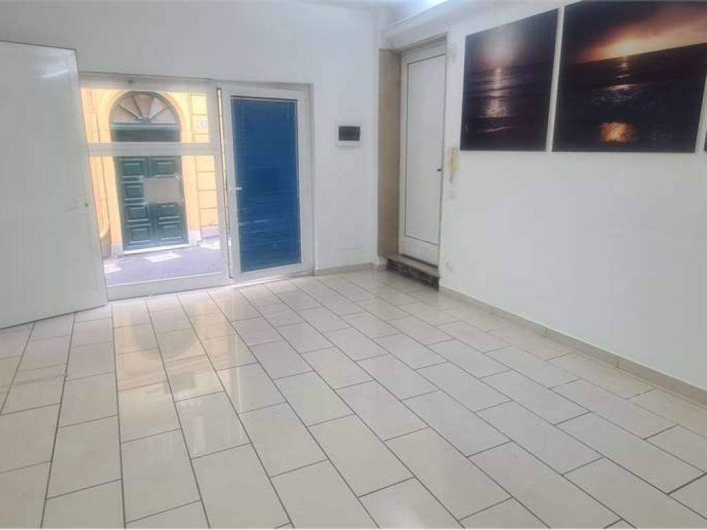 negozio in affitto a Sanremo