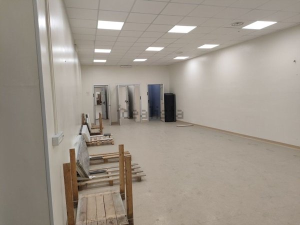 locale di sgombero in affitto a Sanremo