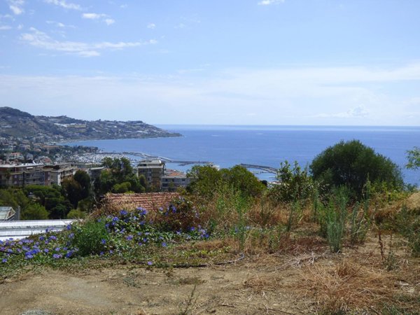 casa indipendente in affitto a Sanremo