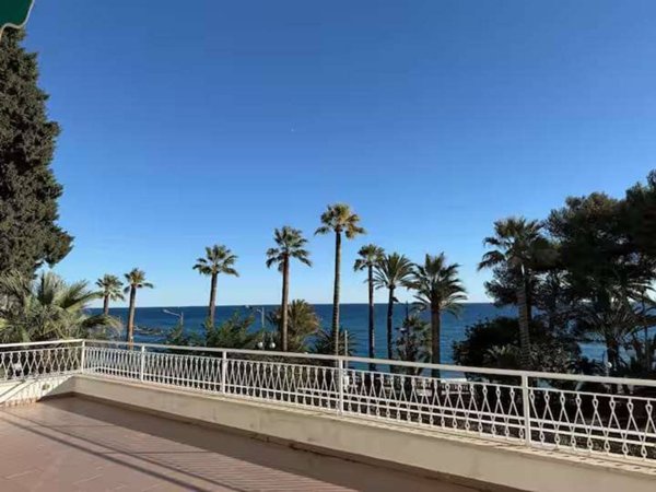 casa indipendente in affitto a Sanremo