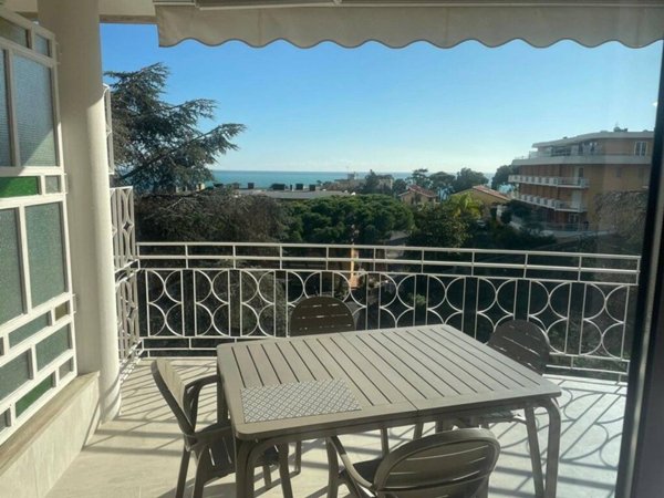 appartamento in affitto a Sanremo in zona Coldirodi
