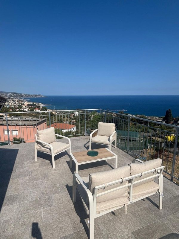 appartamento in affitto a Sanremo in zona Coldirodi
