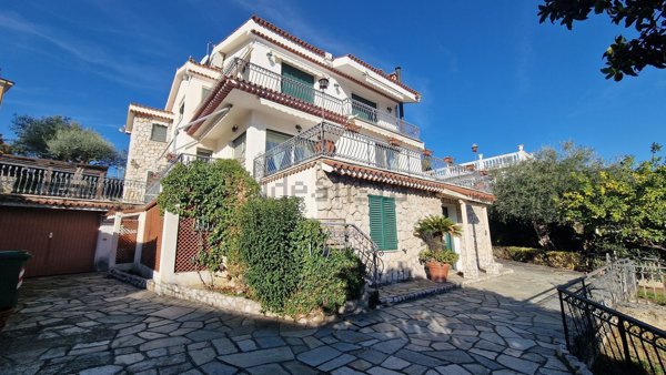 casa indipendente in affitto a Sanremo