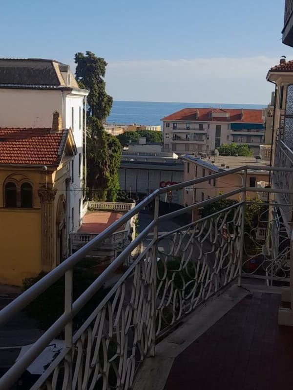 appartamento in affitto a Sanremo in zona Coldirodi