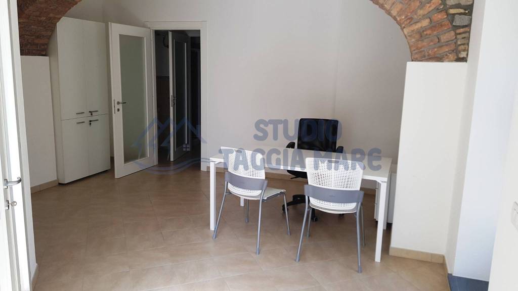 ufficio in affitto a Taggia