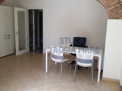 ufficio in affitto a Taggia