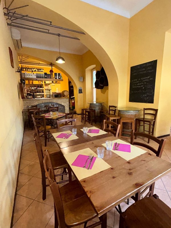 negozio in affitto a Taggia in zona Borghi