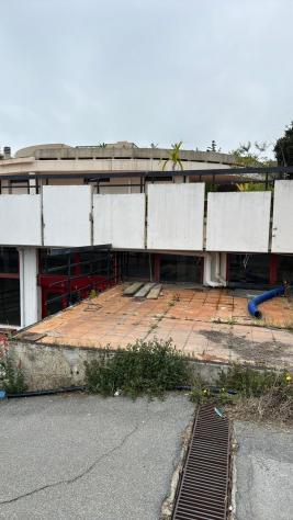 locale commerciale in affitto a Taggia