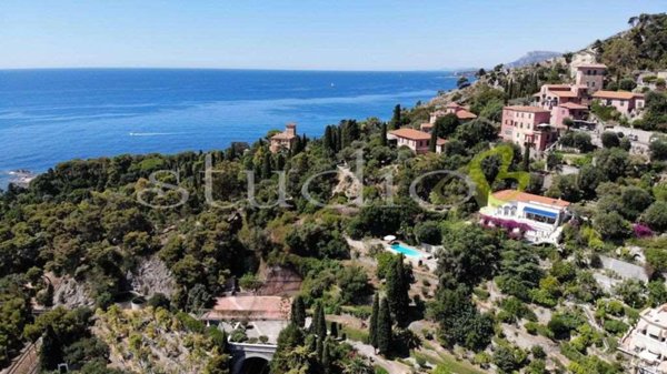 casa indipendente in affitto a Ventimiglia in zona Mortola Inferiore
